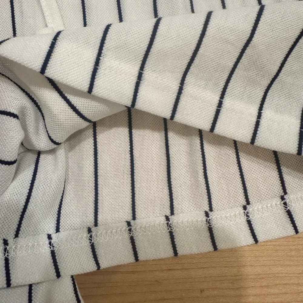 H&M White and Black Striped Women's Shorts